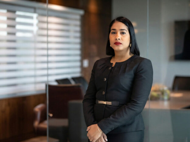 Migadalia Brown, Abogada Senior