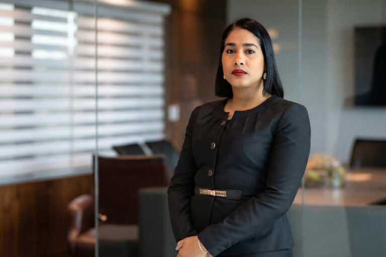 Migadalia Brown, Abogada Senior